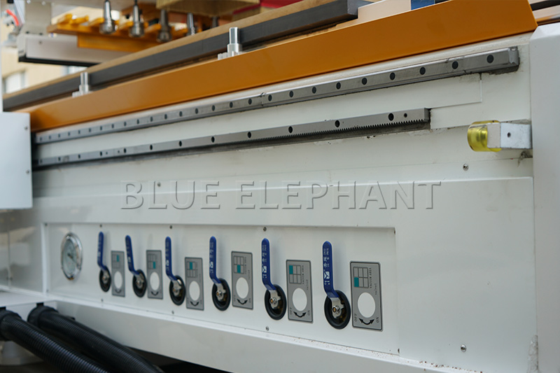 板式家具生產(chǎn)線