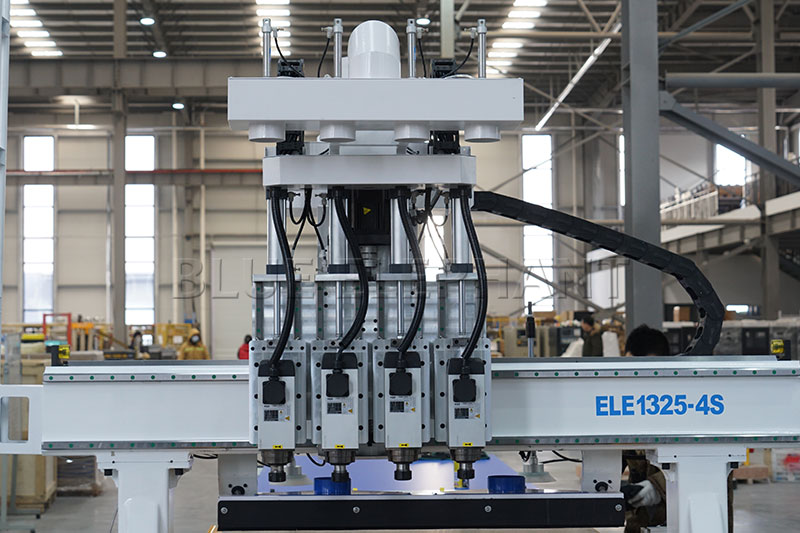 四工序開料機(jī)帶自動上下料平臺